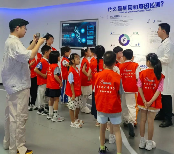 广东卫视嘉佳卡通小记者的基因探秘之旅